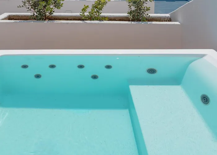 Voca Hotel & Suites